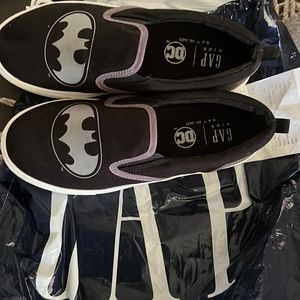 Kids black shoes with Batman print brand new never worn